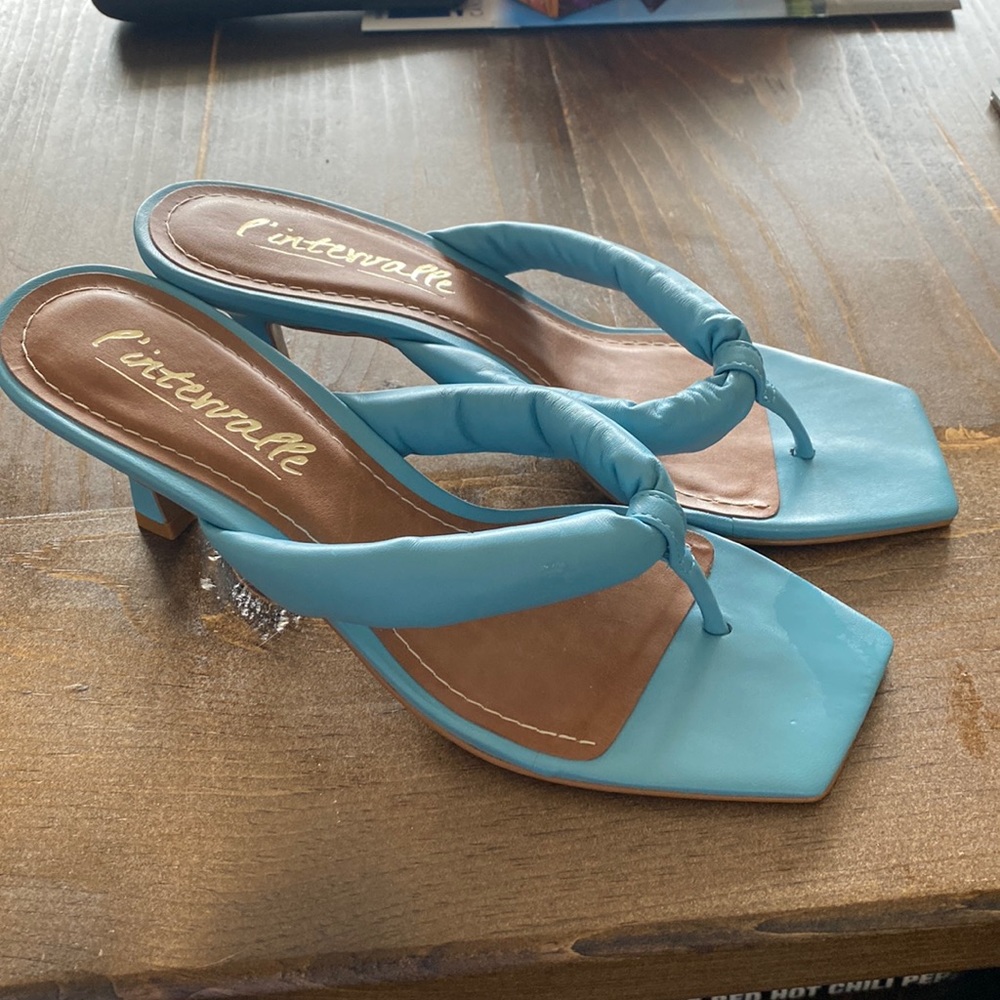 L’intervalle new heeled sandals
